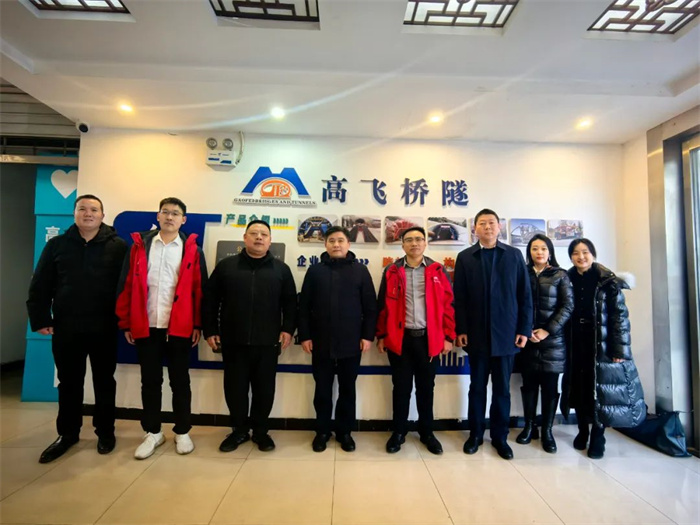 熱烈歡迎國資委物資流通國際合作事務(wù)中心書記、主任王校武一行蒞臨公司走訪調(diào)研